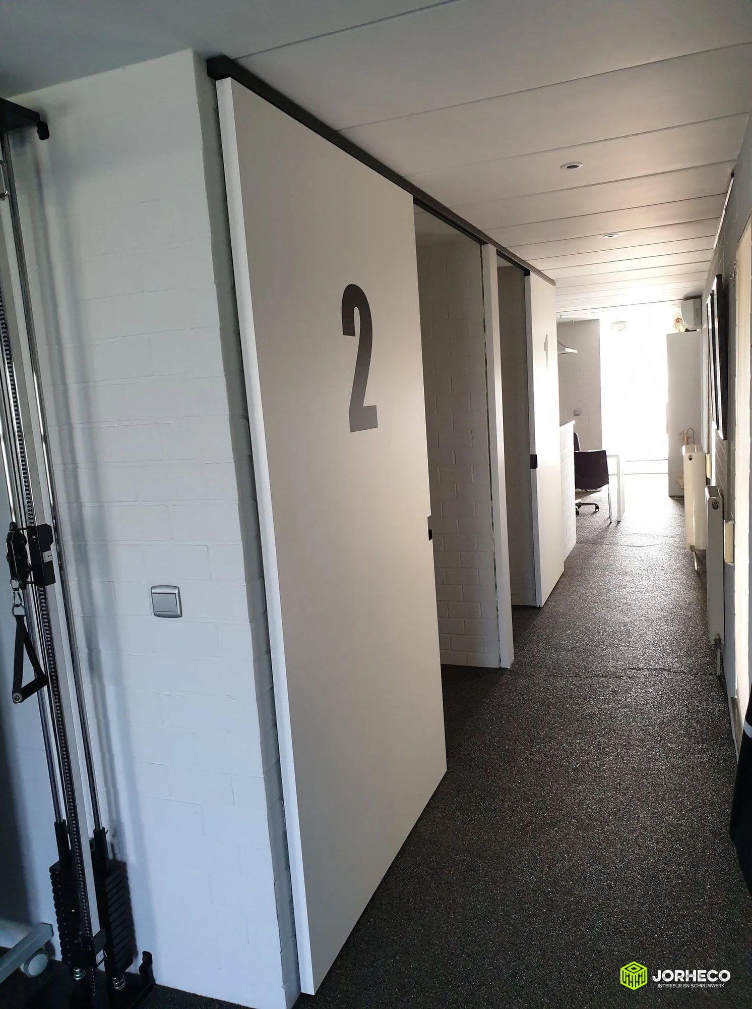 Schuifdeuren in praktijkruimte — foto 3 van 4