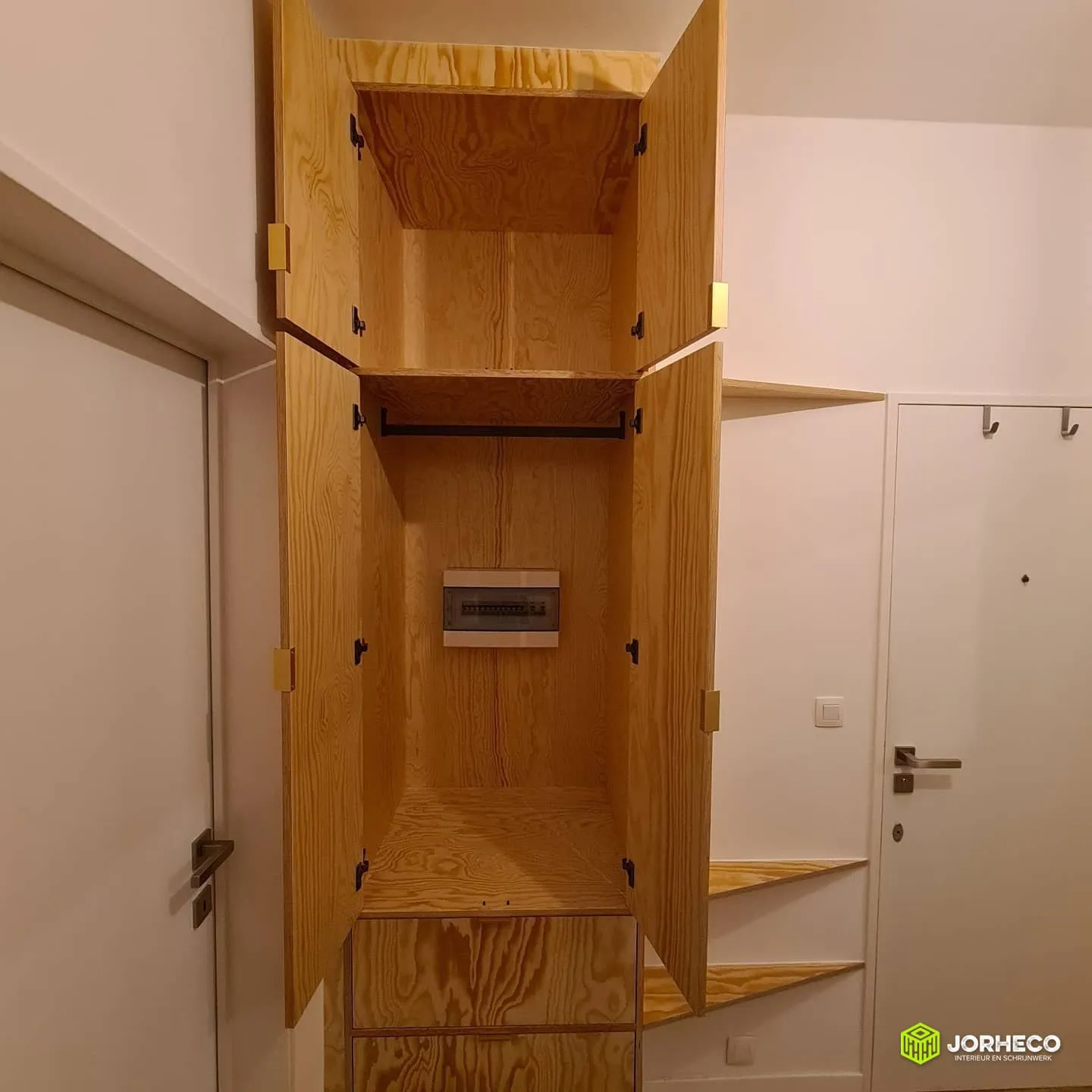 Vestiaire Uit Poolse Den — foto 1 van 2