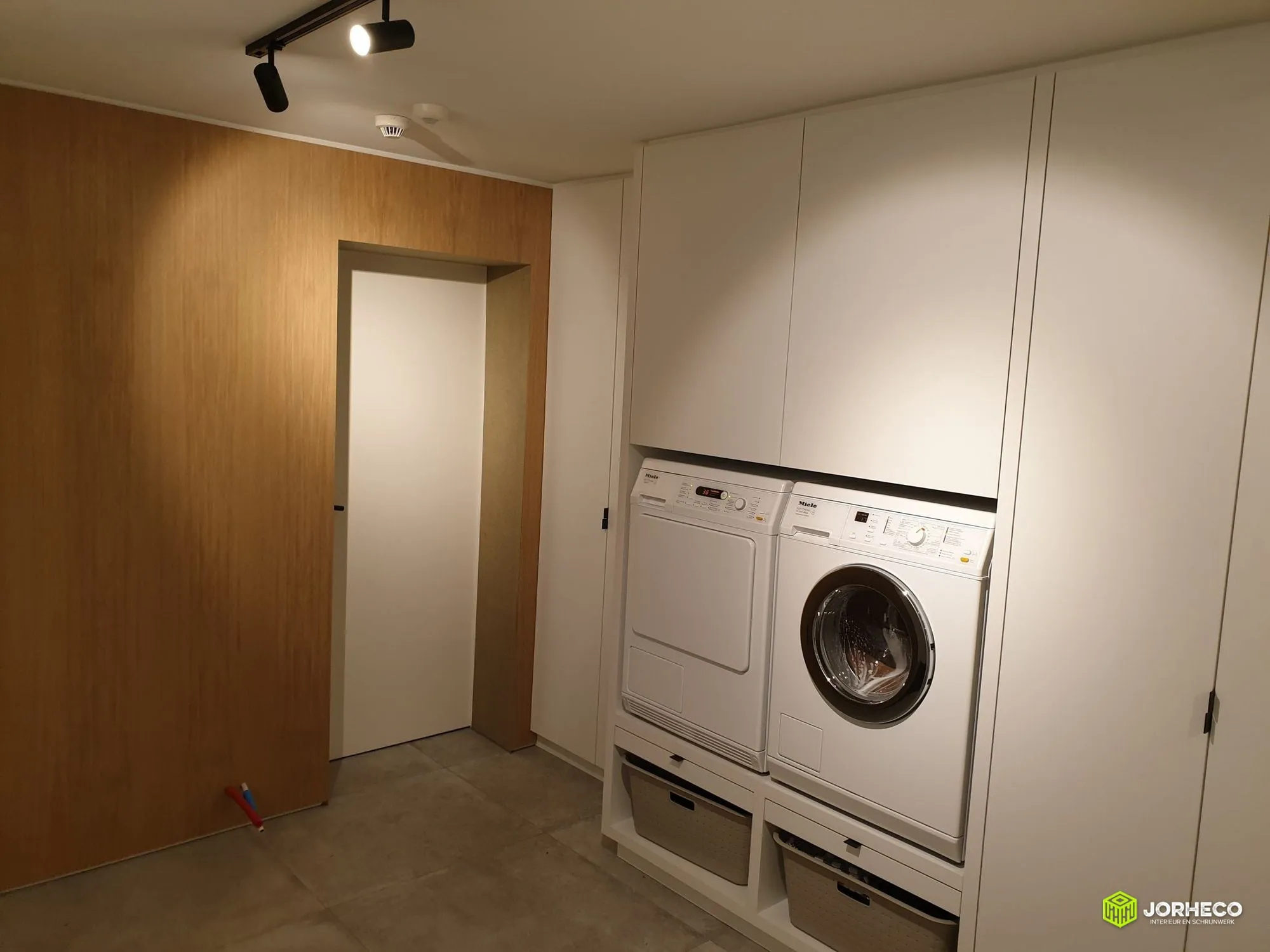 Wasplaats in witte laminaat — foto 1 van 5