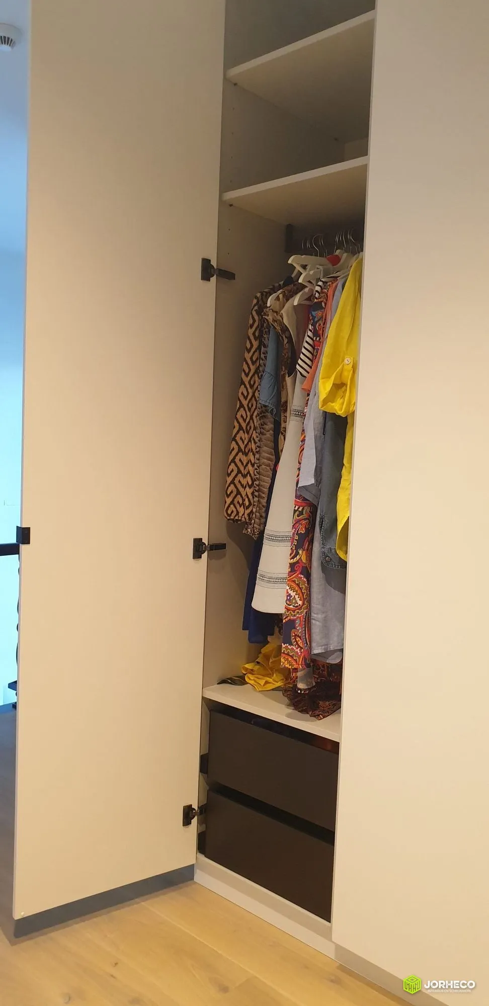 Maatwerk dressing in lakwerk — foto 4 van 10