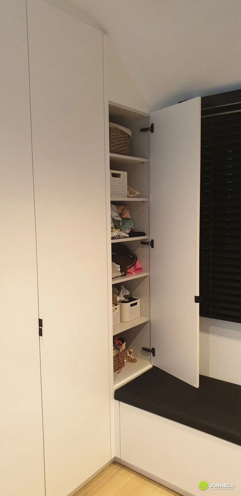 Maatwerk dressing in lakwerk — foto 8 van 10