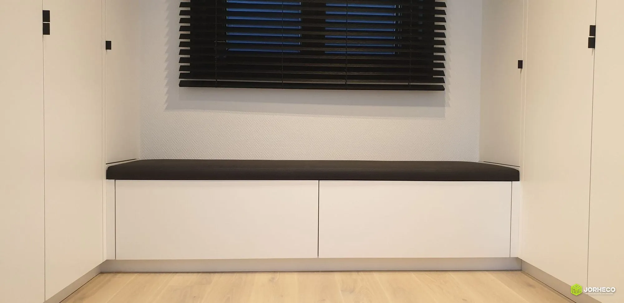 Maatwerk dressing in lakwerk — foto 1 van 10