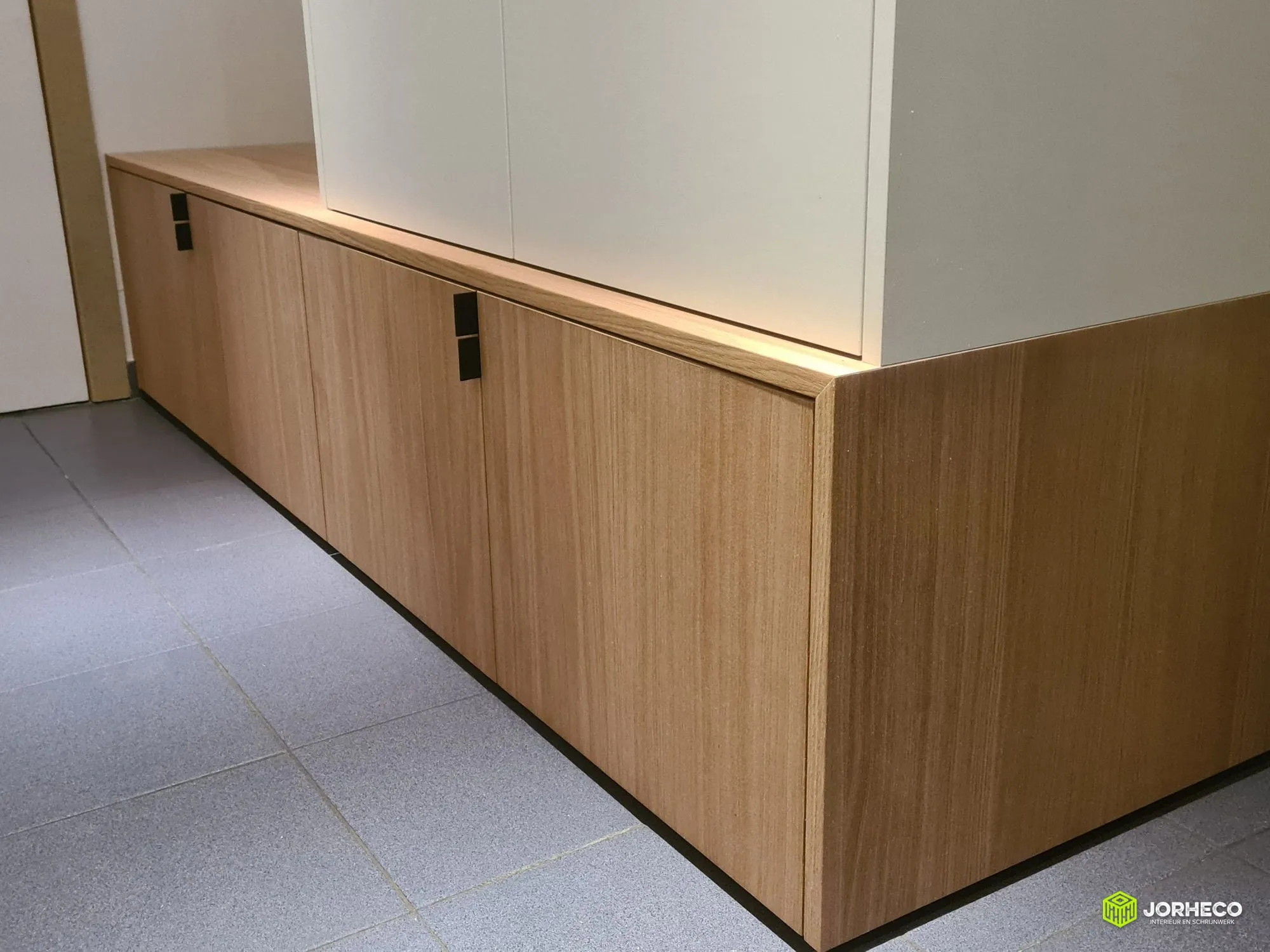 Vestiaire met eikfineer — foto 2 van 3