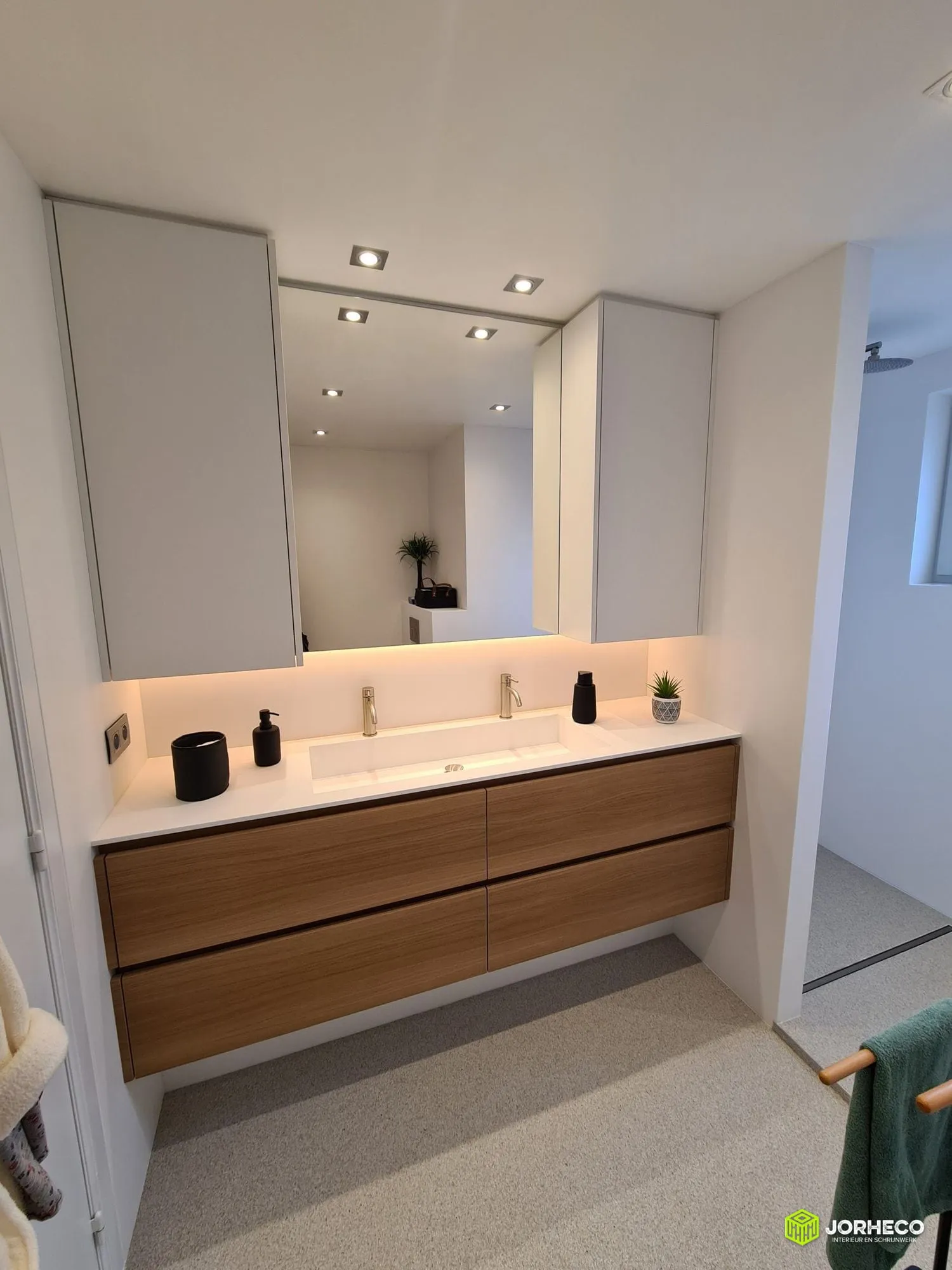 Badkamer in Solid Surface — foto 2 van 5