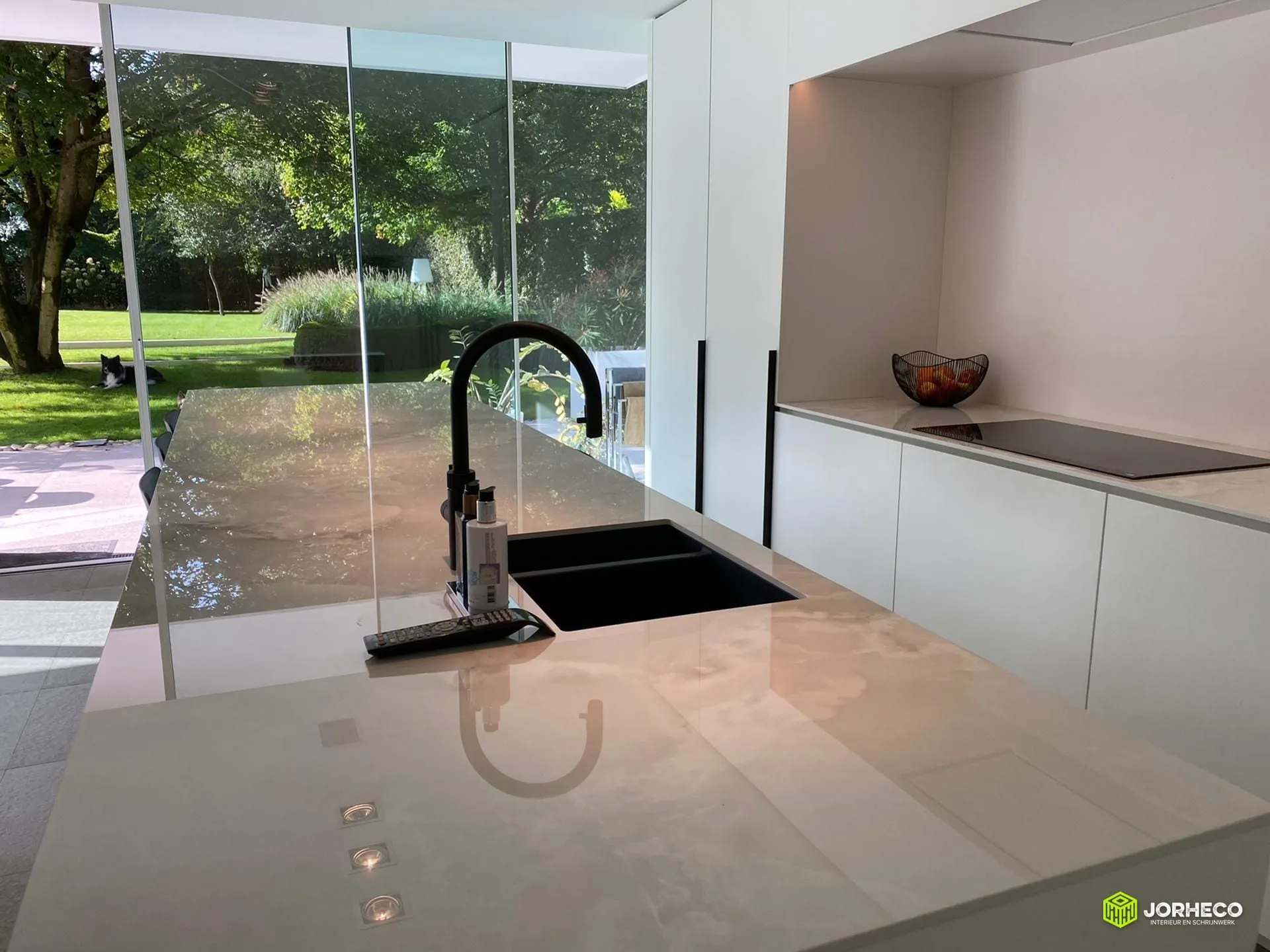 Grote keuken — foto 8 van 9