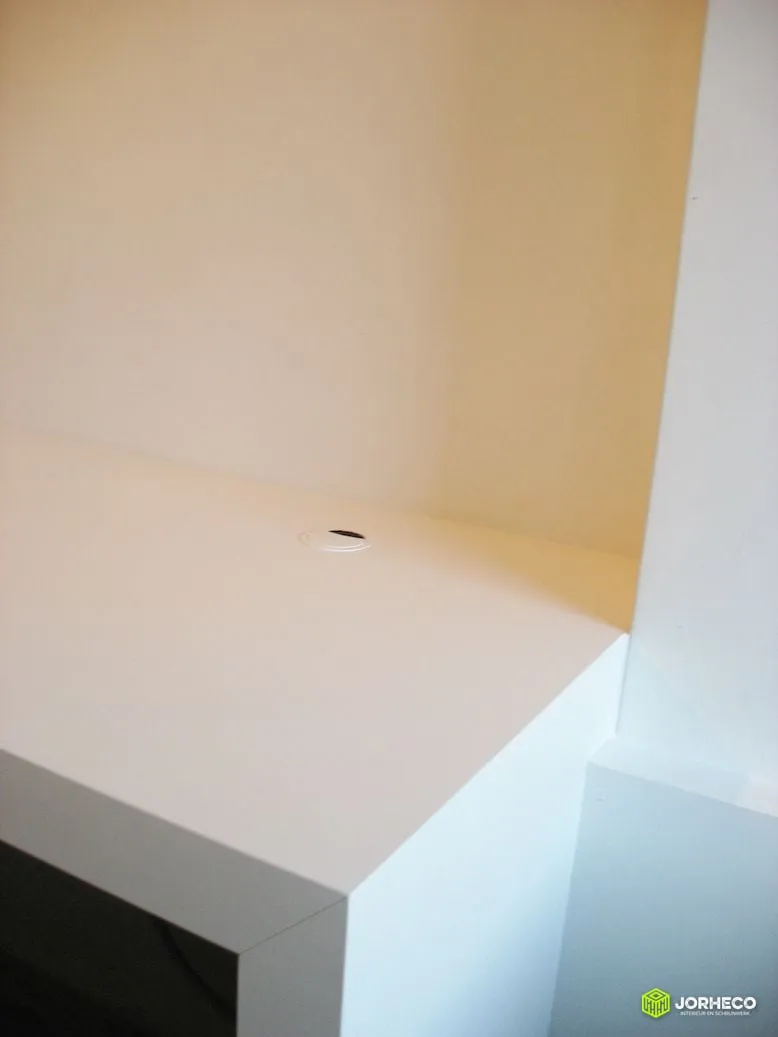 Ingewerkte Bureau — foto 4 van 4
