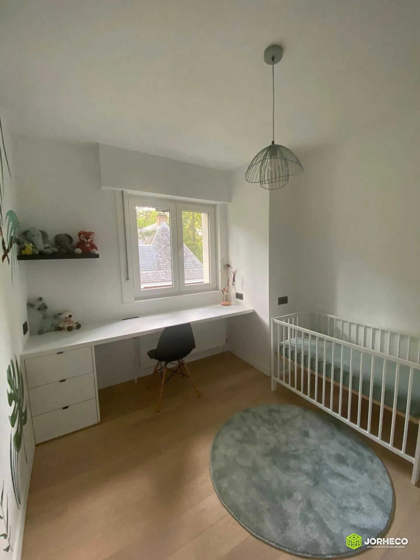 Kinderkamer met muurschildering — foto 3 van 5