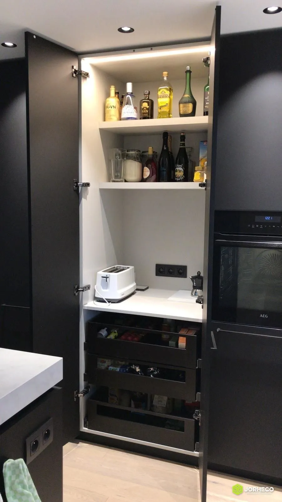 Moderne Zwarte Keuken — foto 3 van 6